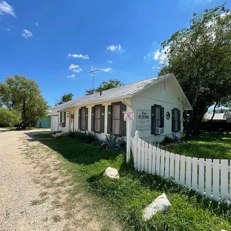 Carriage Inn - Cottage